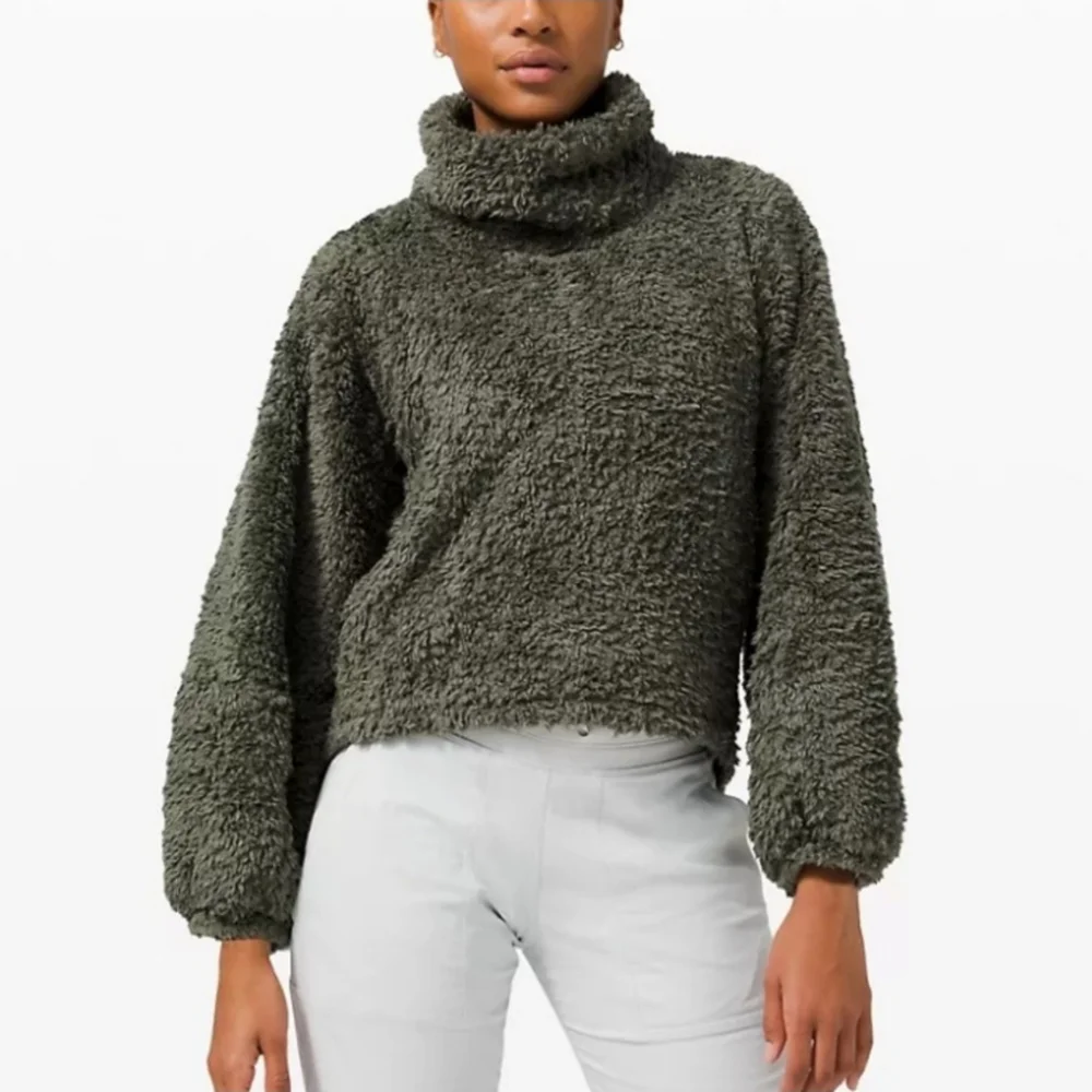 LULULEMON Warm Restore Sherpa Fleece Pullover in Army Green Size M/L